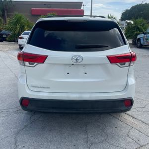 2019 Toyota HIGHLANDER LE 照片 4