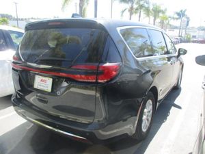CHRYSLER PACIFICA TOURING L - 2