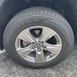 صورة 10 لـ 2025 Toyota RAV4 HYBRID XLE