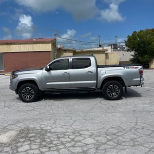 Toyota Tacoma TRD Sport - 2