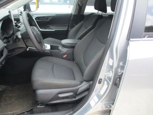 2025 Toyota RAV4 LE 照片 3