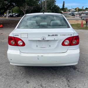 Toyota Corolla CE - 4