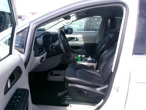 CHRYSLER PACIFICA TOURING L - 3