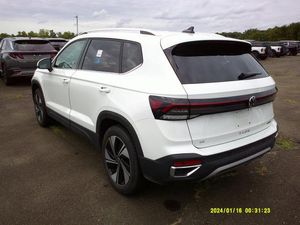 صورة 17 لـ 2025 Volkswagen TAOS SE