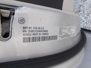 CHRYSLER VOYAGER LX - 7