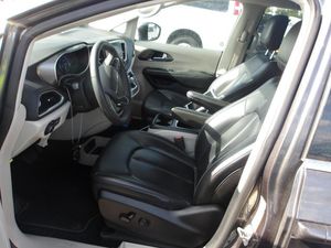 CHRYSLER PACIFICA TOURING L - 3