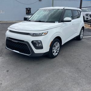 2022 KIA SOUL LX photo 1