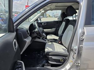 2025 Hyundai VENUE SEL 照片 3