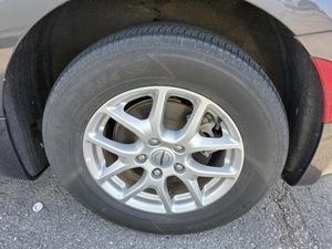 CHRYSLER PACIFICA TOURING L - 8