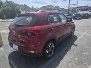 2025 Hyundai VENUE SE 照片 2