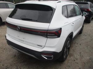 2025 Volkswagen TAOS SE 照片 2