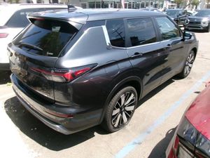 2025 Mitsubishi OUTLANDER SE — фото 2