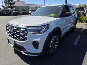 FORD EXPLORER PLATINUM - 1