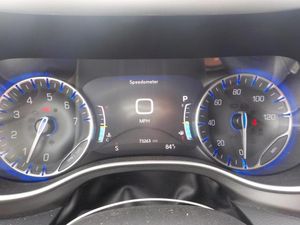 CHRYSLER PACIFICA TOURING L - 5