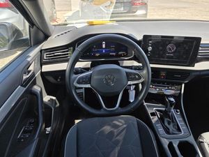 VOLKSWAGEN JETTA SPORT - 4