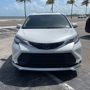 2023 Toyota SIENNA XLE 8-PASSENGER 照片 8
