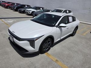 2025 KIA K4 LXS 照片 1