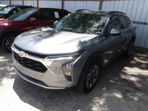 2025 Chevrolet TRAX LT — фото 1