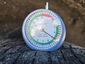 CHRYSLER VOYAGER LX - 9