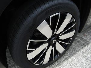 2025 Mitsubishi OUTLANDER SE — миниатюра 11
