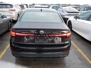 صورة 23 لـ 2025 Volkswagen JETTA SPORT