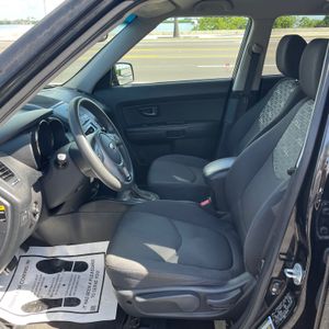 صورة مصغرة 24 لـ 2011 KIA SOUL +