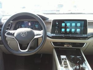 VOLKSWAGEN ATLAS 2.0T SE W/TECHNOLOGY - 4