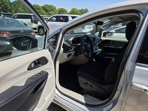 CHRYSLER VOYAGER LX - 3