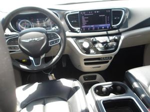 CHRYSLER PACIFICA TOURING L - 8