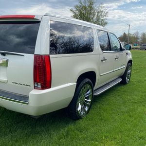 CADILLAC ESCALADE ESV LUXURY - 5