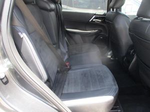 2025 Mitsubishi OUTLANDER SE thumbnail 19