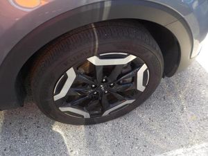 صورة 10 لـ 2025 KIA TELLURIDE S