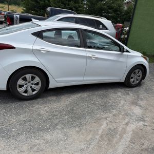 2016 Hyundai ELANTRA SE photo 6