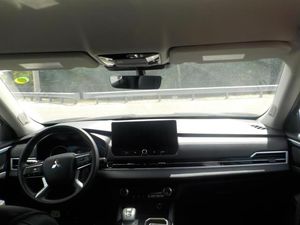 MITSUBISHI OUTLANDER SE - 4