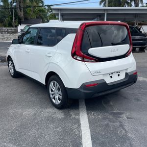 2022 KIA SOUL LX photo 3