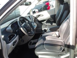 CHRYSLER PACIFICA TOURING L - 3