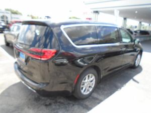 CHRYSLER PACIFICA TOURING L - 2