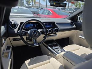 2025 Mercedes-BENZ GLA photo 4