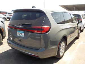 CHRYSLER PACIFICA TOURING L - 2