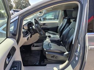 CHRYSLER PACIFICA TOURING L - 3