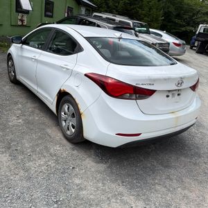 2016 Hyundai ELANTRA SE photo 3
