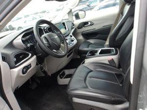 CHRYSLER PACIFICA TOURING L - 3