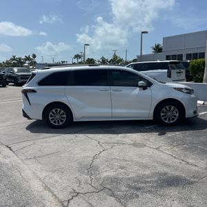 2023 Toyota SIENNA XLE 8-PASSENGER 照片 6