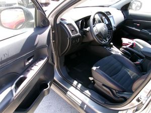 2025 Mitsubishi OUTLANDER SPORT SE — фото 3