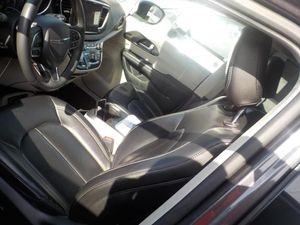 CHRYSLER PACIFICA TOURING L - 3