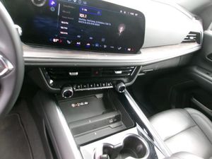 CHEVROLET SUBURBAN Z71 - 4