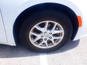 CHRYSLER PACIFICA TOURING L - 8