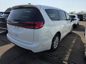 CHRYSLER PACIFICA TOURING L - 2