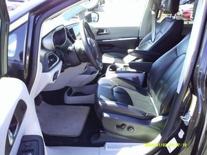 CHRYSLER PACIFICA TOURING L - 3