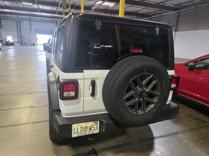 صورة مصغرة 21 لـ 2025 JEEP WRANGLER SAHARA